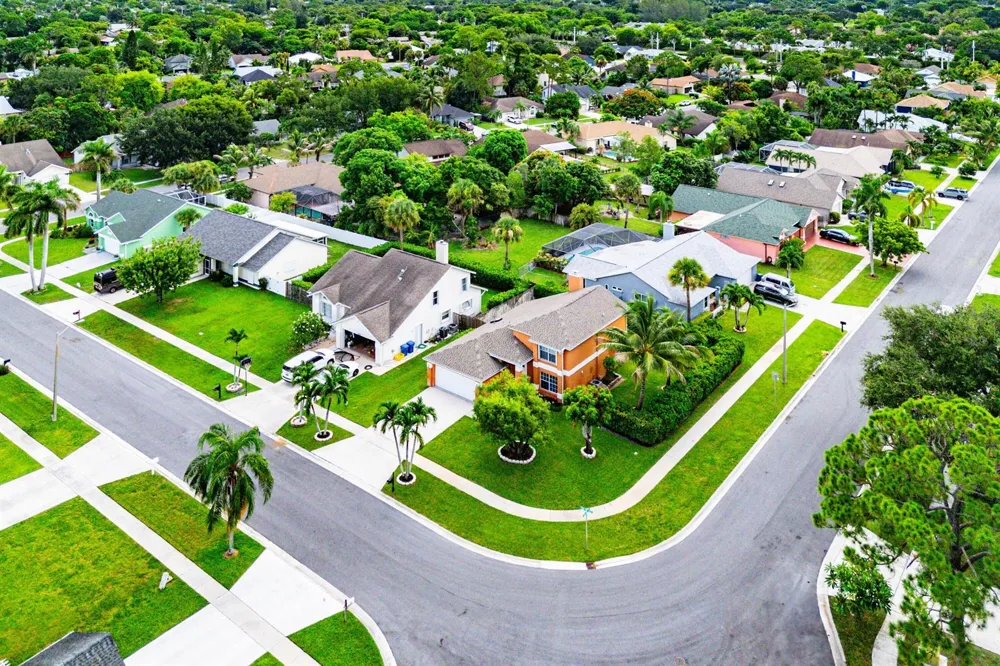 139 ROYAL PINE CIRCLE S Royal Palm Beach, FL 33411