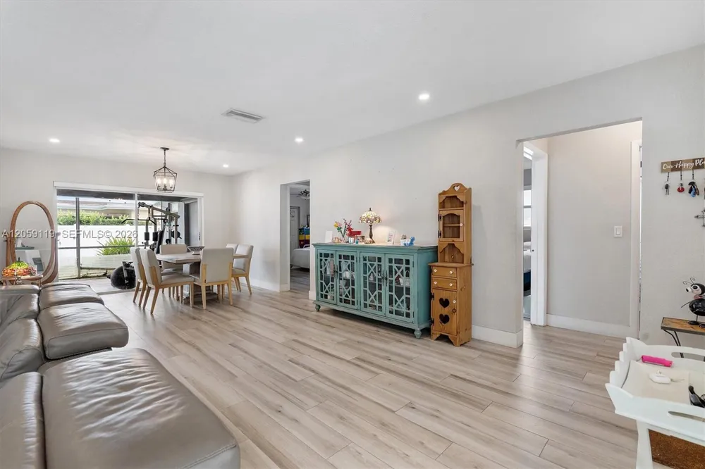 8963 SW 53rd St Cooper City, FL 33328