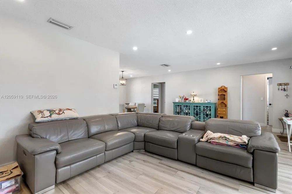 8963 SW 53rd St Cooper City, FL 33328