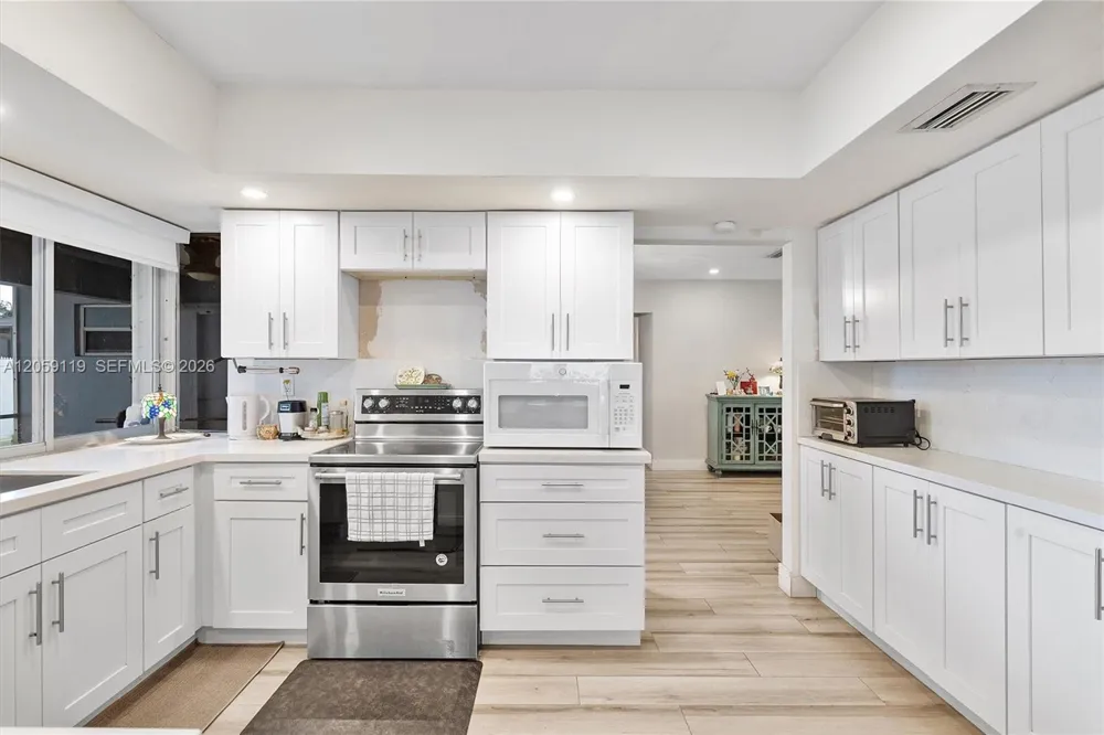 8963 SW 53rd St Cooper City, FL 33328