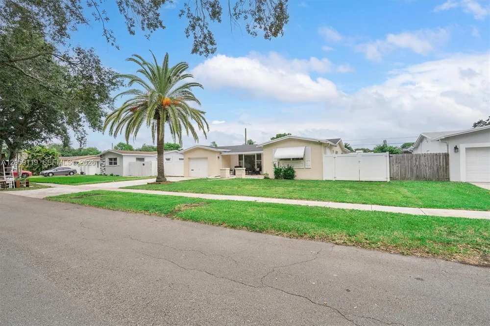 8963 SW 53rd St Cooper City, FL 33328