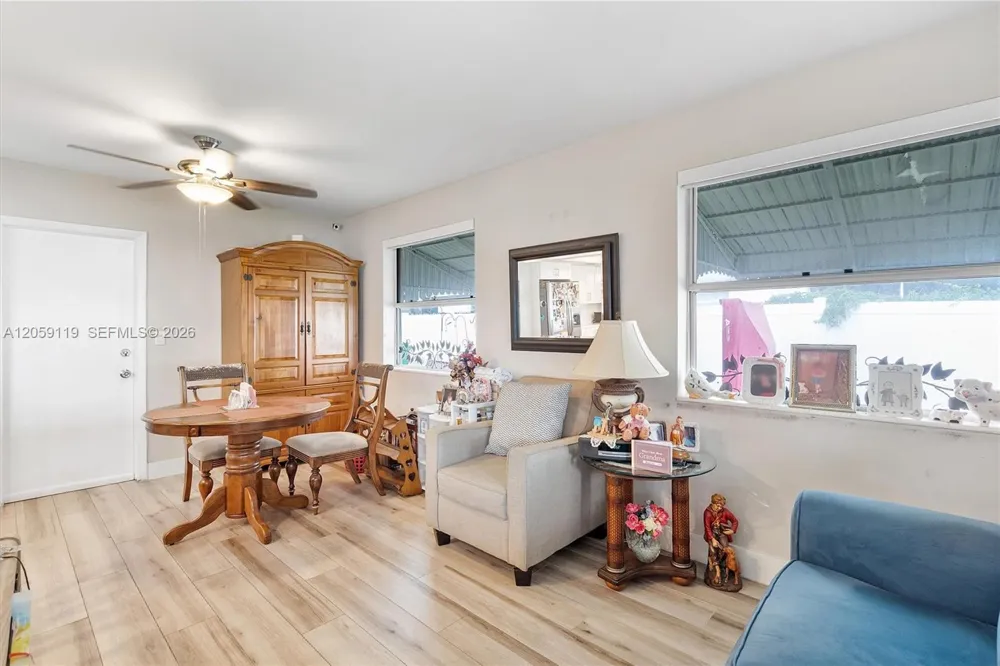 8963 SW 53rd St Cooper City, FL 33328