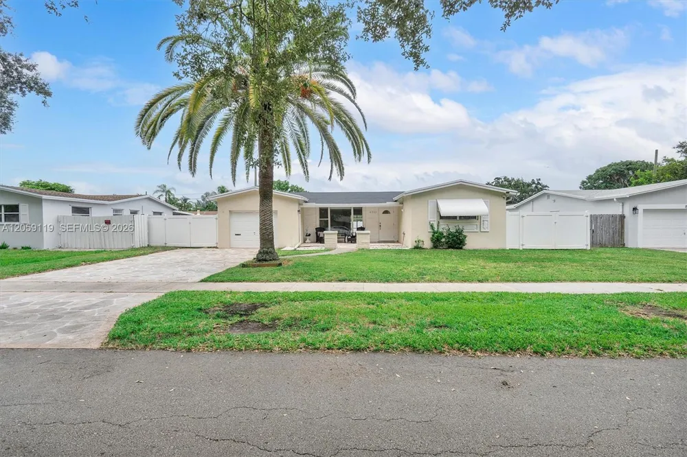 8963 SW 53rd St Cooper City, FL 33328