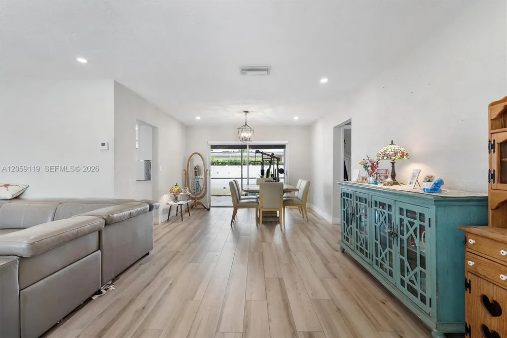 8963 SW 53rd St Cooper City, FL 33328