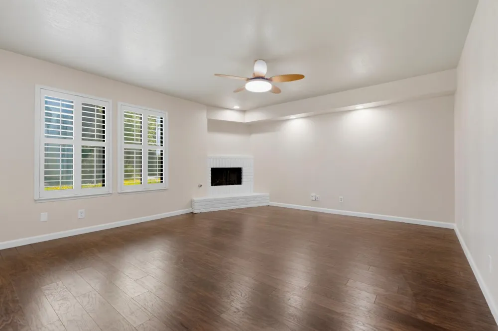 891 Greenfield Avenue Hanford, CA 93230