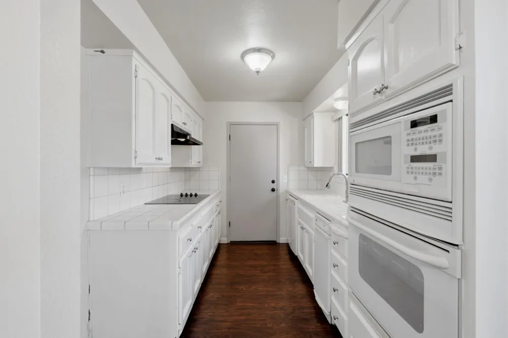 891 Greenfield Avenue Hanford, CA 93230