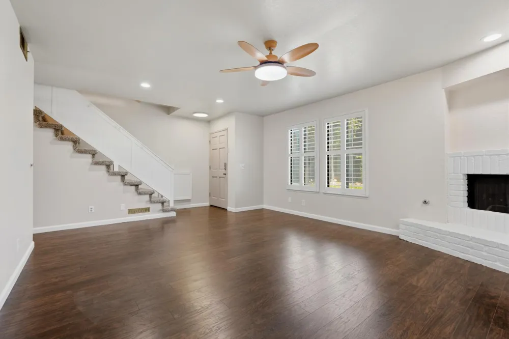 891 Greenfield Avenue Hanford, CA 93230