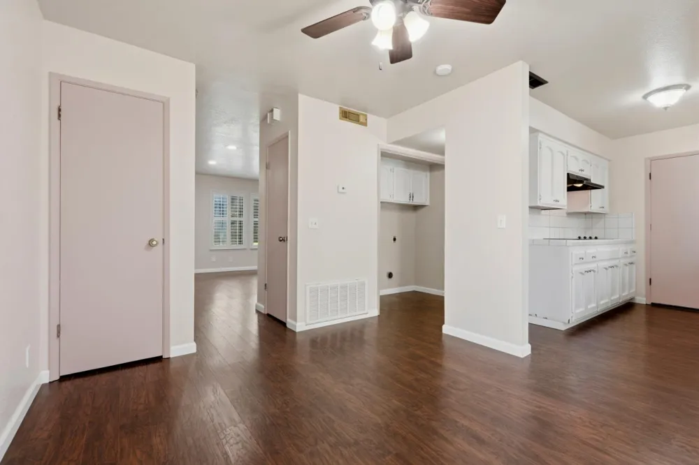 891 Greenfield Avenue Hanford, CA 93230