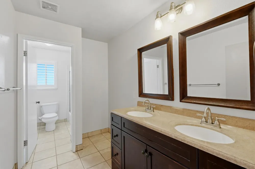 891 Greenfield Avenue Hanford, CA 93230