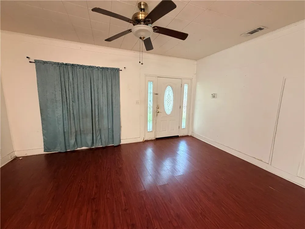 723 W Alice Avenue Kingsville, TX 78363