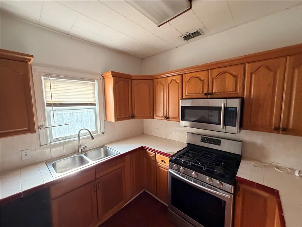 723 W Alice Avenue Kingsville, TX 78363