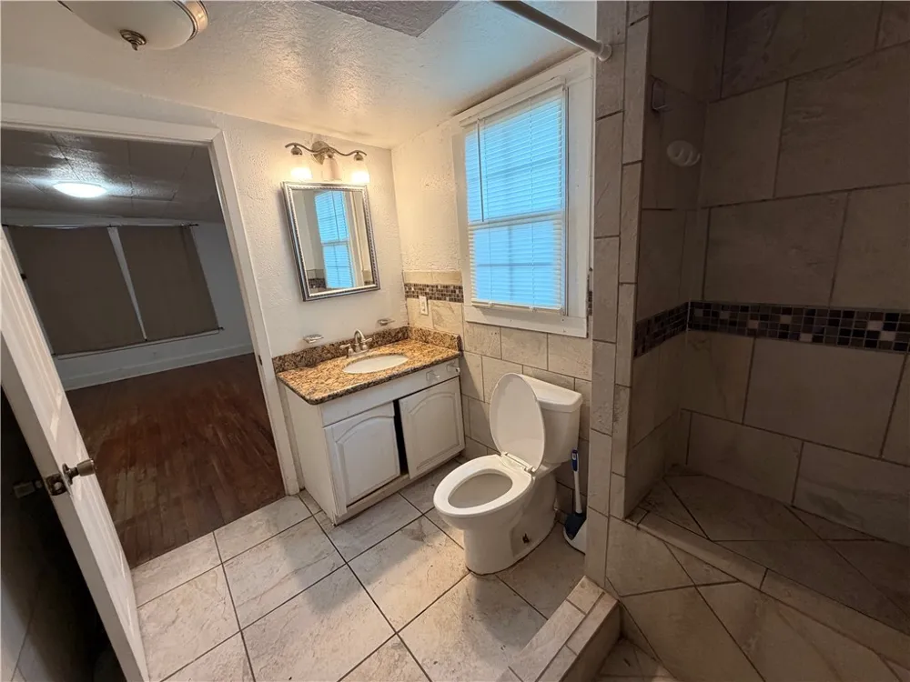 723 W Alice Avenue Kingsville, TX 78363