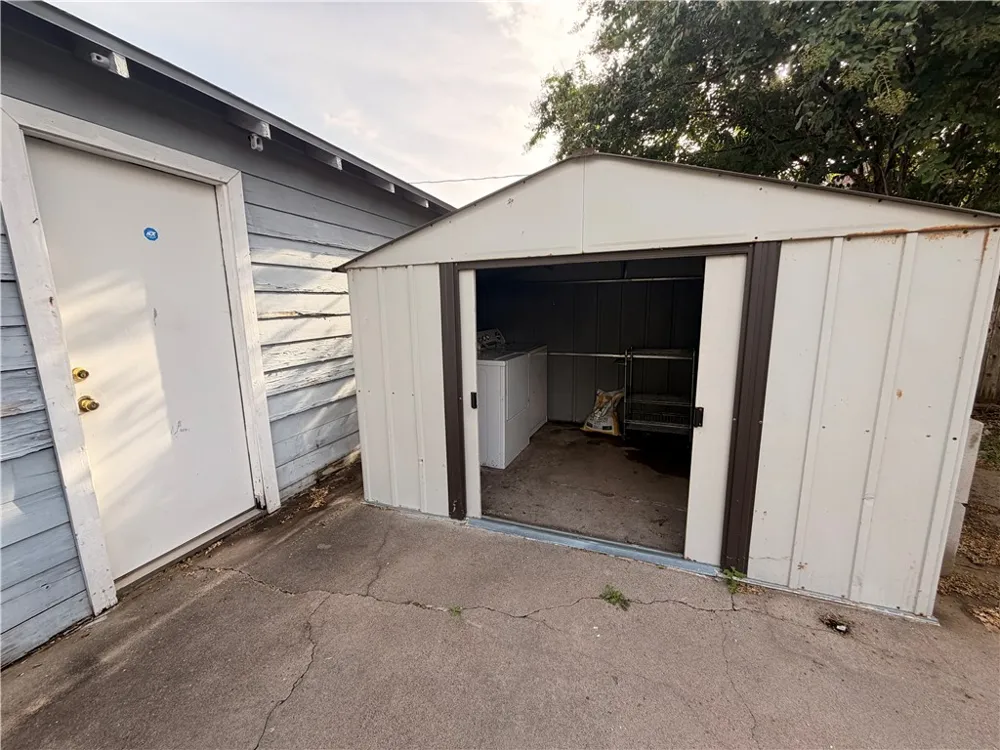 723 W Alice Avenue Kingsville, TX 78363
