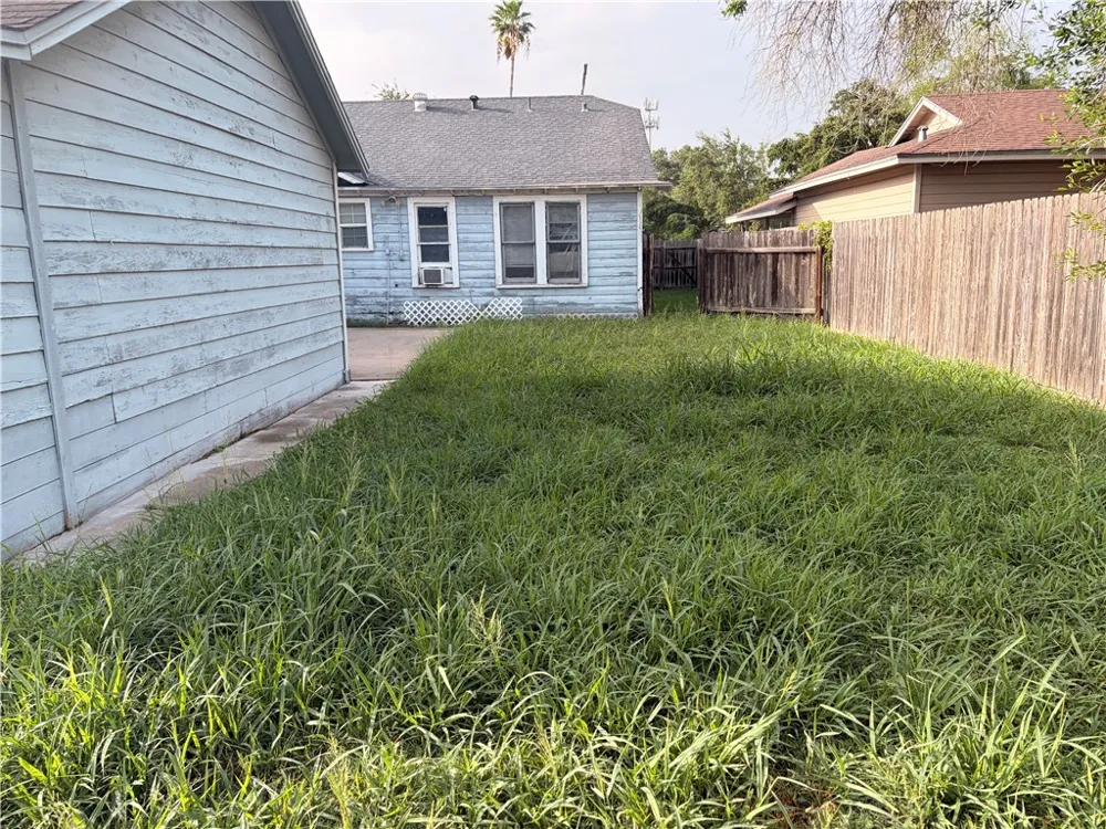 723 W Alice Avenue Kingsville, TX 78363