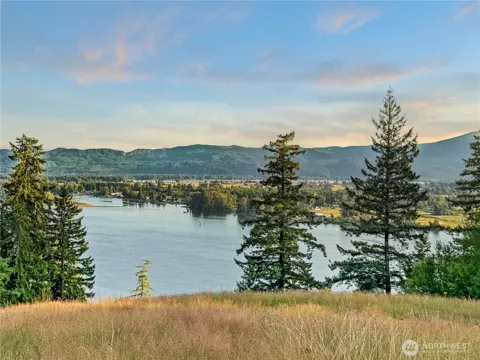 26 Riverview East Road
