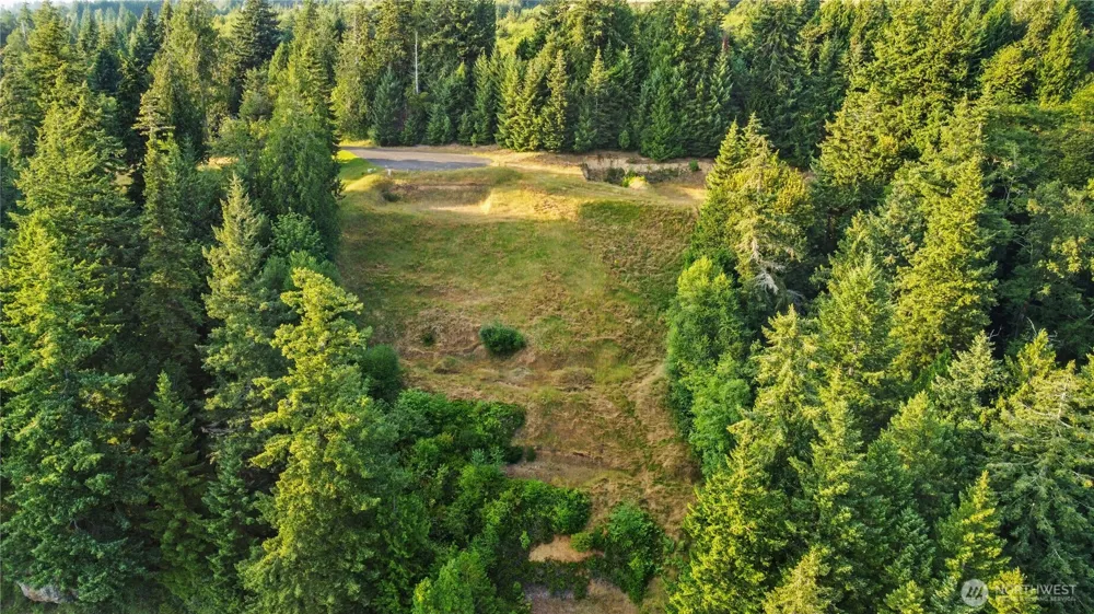 26 Riverview East Road Cathlamet, WA 98612