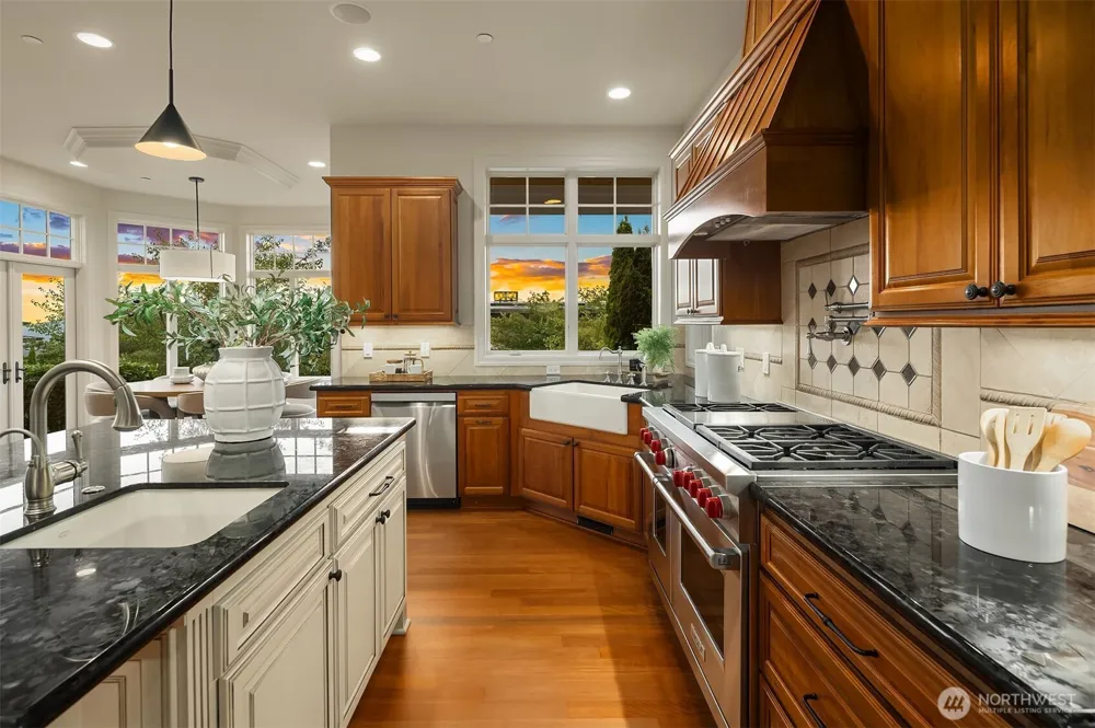 3489 NE Harrison Street Issaquah, WA 98029