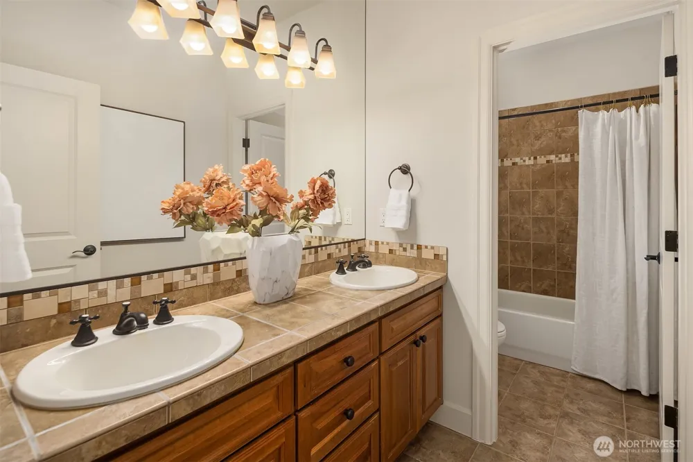 3489 NE Harrison Street Issaquah, WA 98029