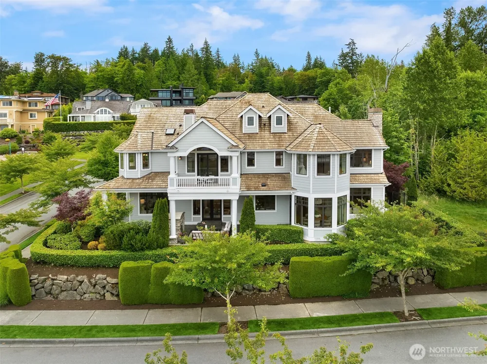 3489 NE Harrison Street Issaquah, WA 98029