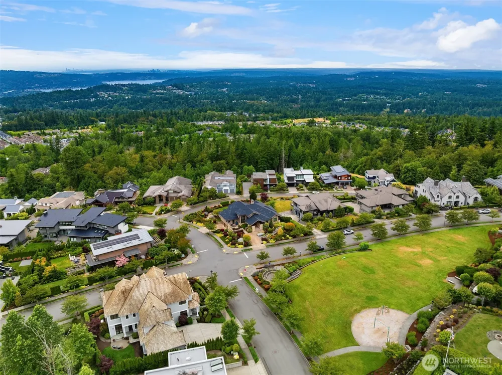 3489 NE Harrison Street Issaquah, WA 98029