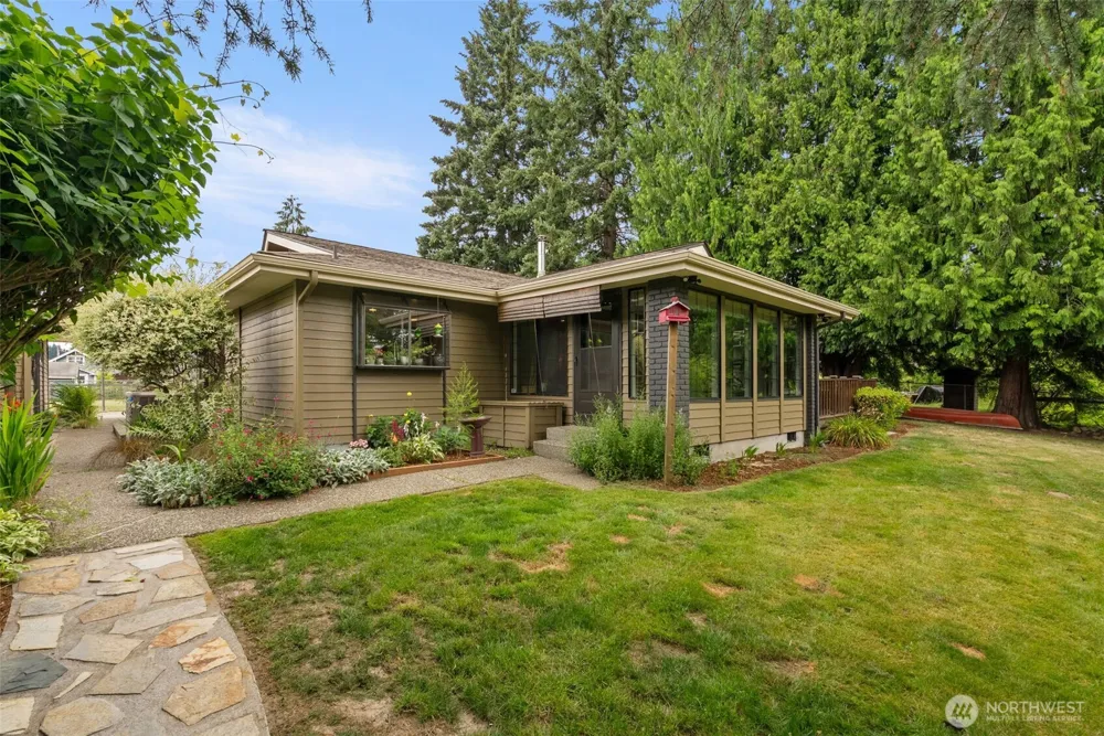 6717 56th Street E Puyallup, WA 98371