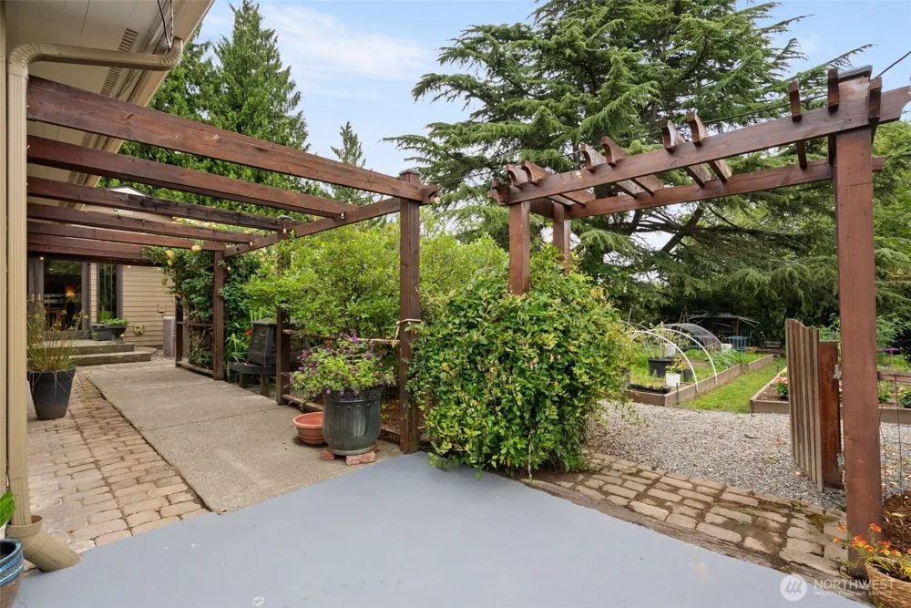 6717 56th Street E Puyallup, WA 98371