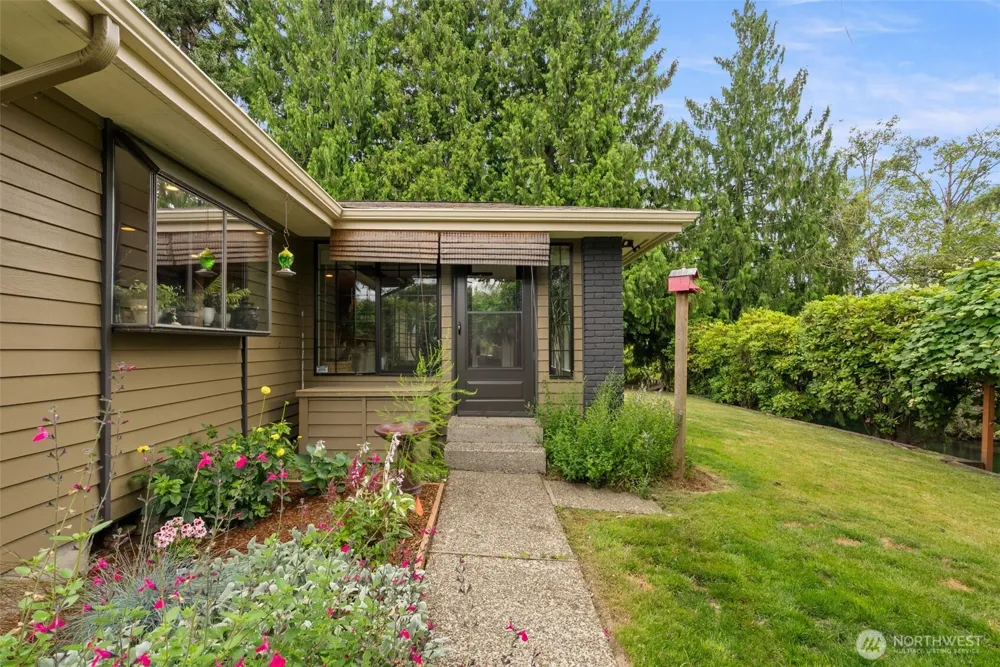 6717 56th Street E Puyallup, WA 98371