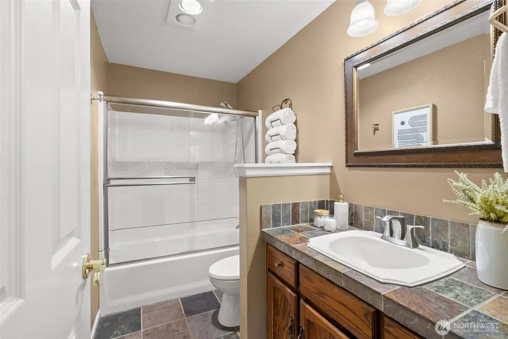 6717 56th Street E Puyallup, WA 98371