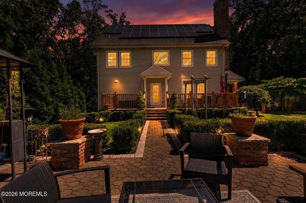 93 Lamb Lane Manalapan, NJ 07726