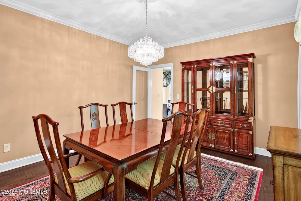 93 Lamb Lane Manalapan, NJ 07726