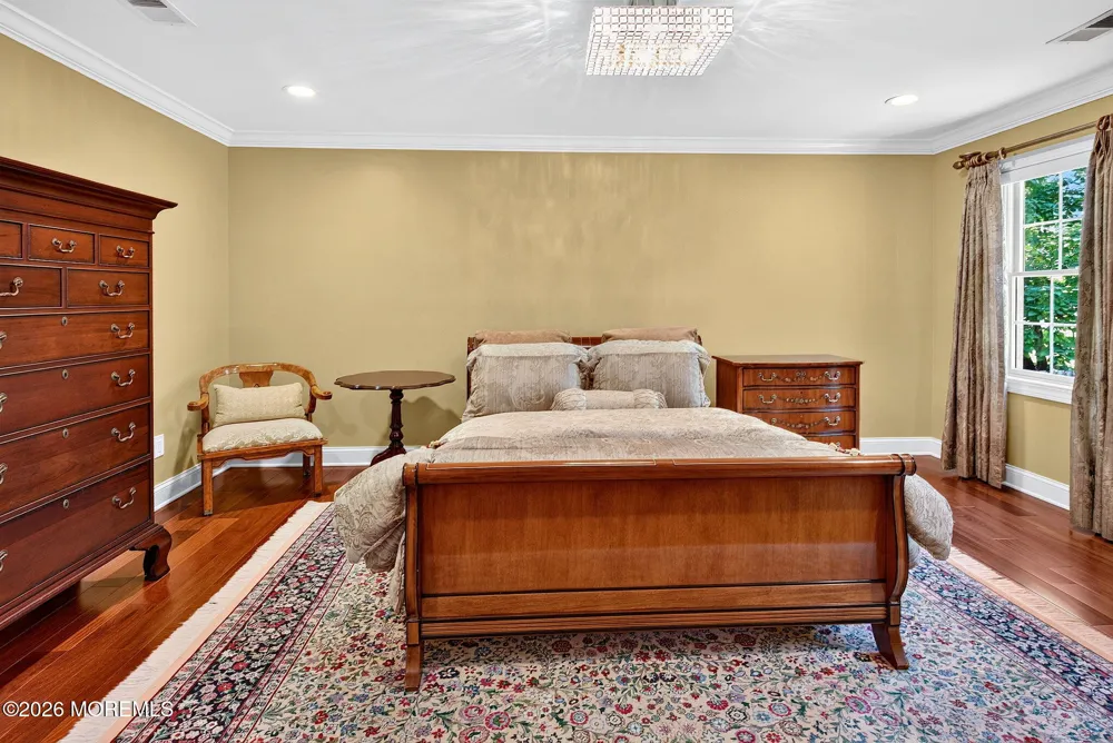 93 Lamb Lane Manalapan, NJ 07726