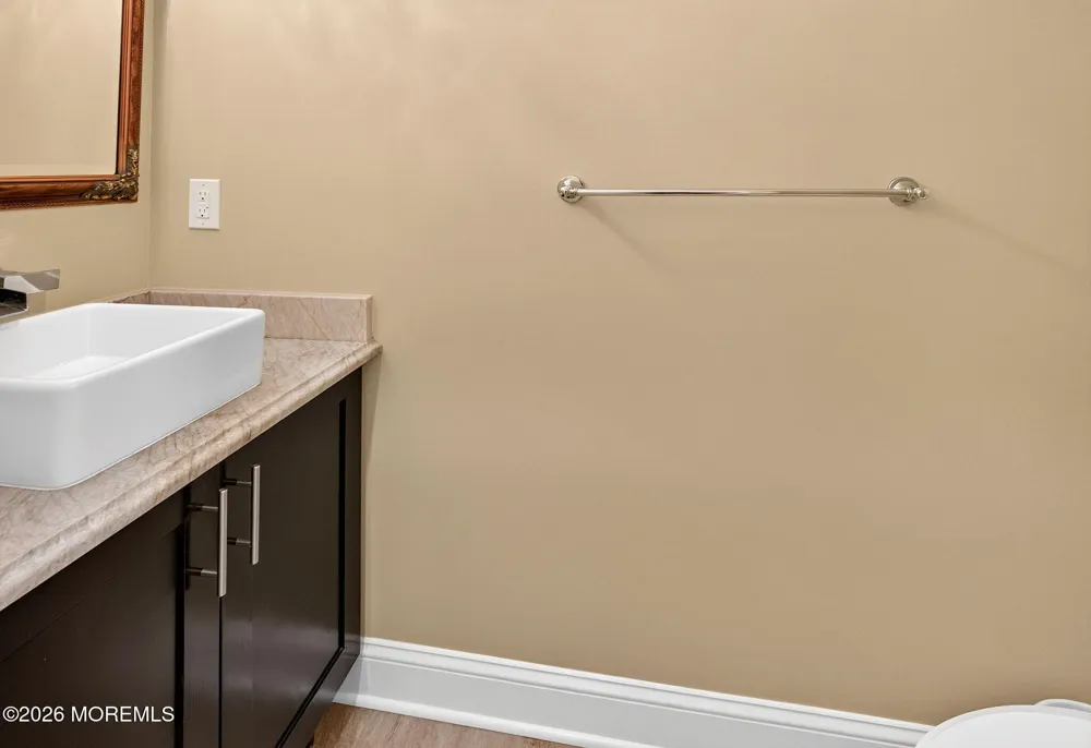 93 Lamb Lane Manalapan, NJ 07726