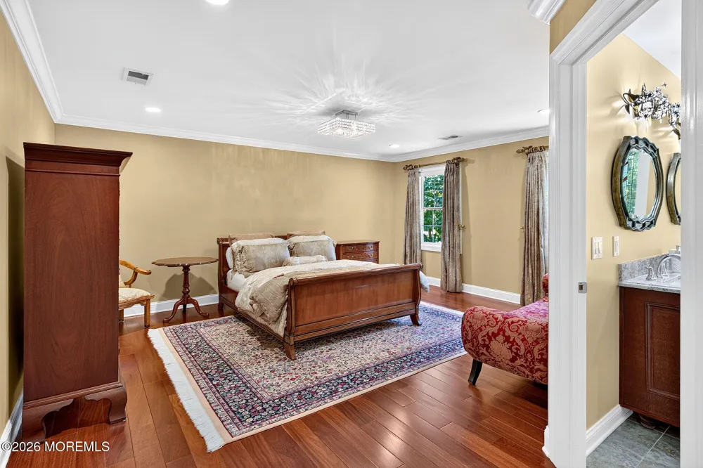 93 Lamb Lane Manalapan, NJ 07726