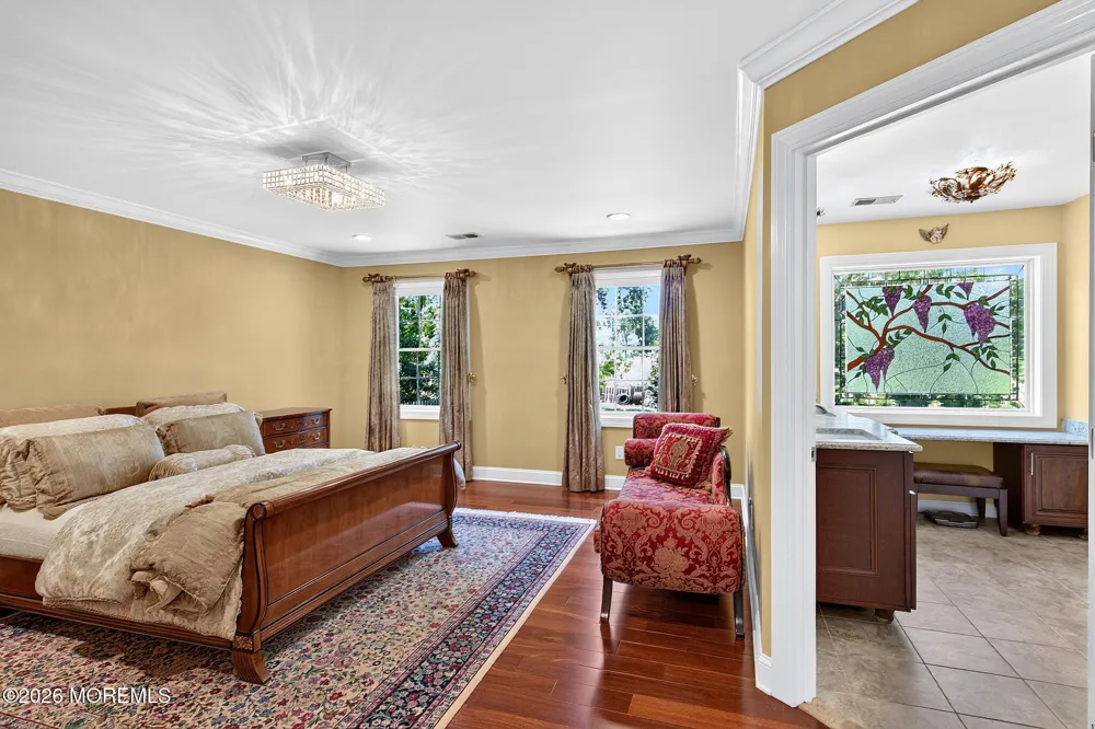 93 Lamb Lane Manalapan, NJ 07726