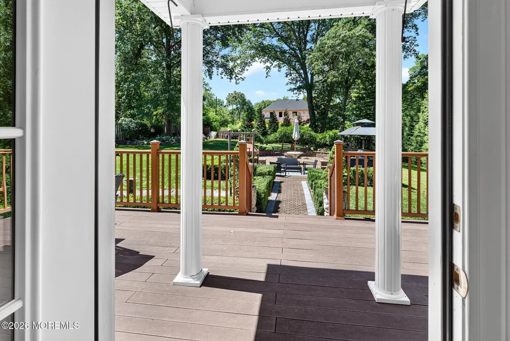 93 Lamb Lane Manalapan, NJ 07726