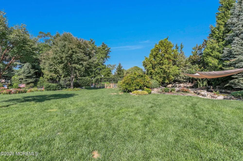 22 Oakes Road Little Silver, NJ 07739