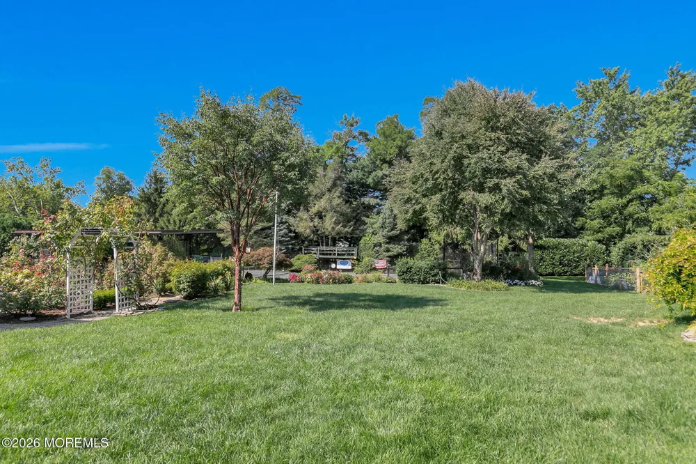 22 Oakes Road Little Silver, NJ 07739