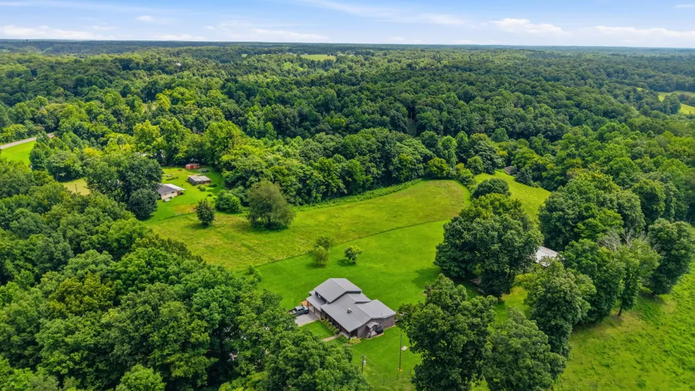 745 Lois Ridge Rd Lynchburg, TN 37352