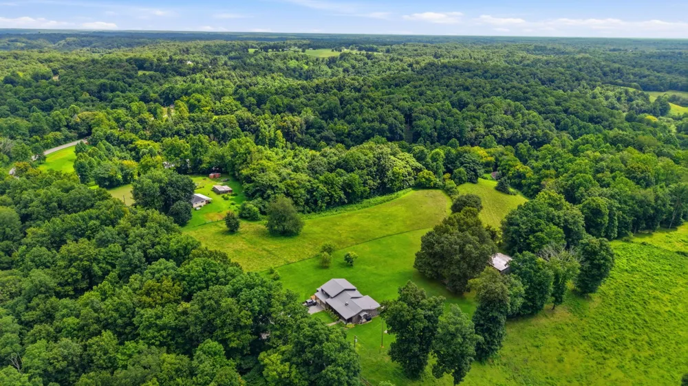 745 Lois Ridge Rd Lynchburg, TN 37352