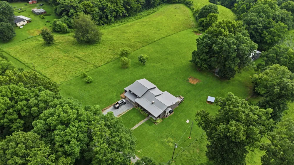 745 Lois Ridge Rd Lynchburg, TN 37352