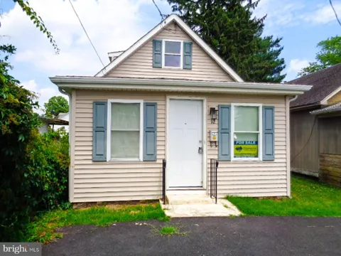 12 BRANDRIFF AVENUE