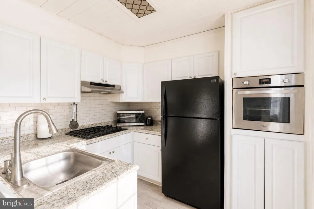 10916 MODENA PLACE Philadelphia, PA 19154