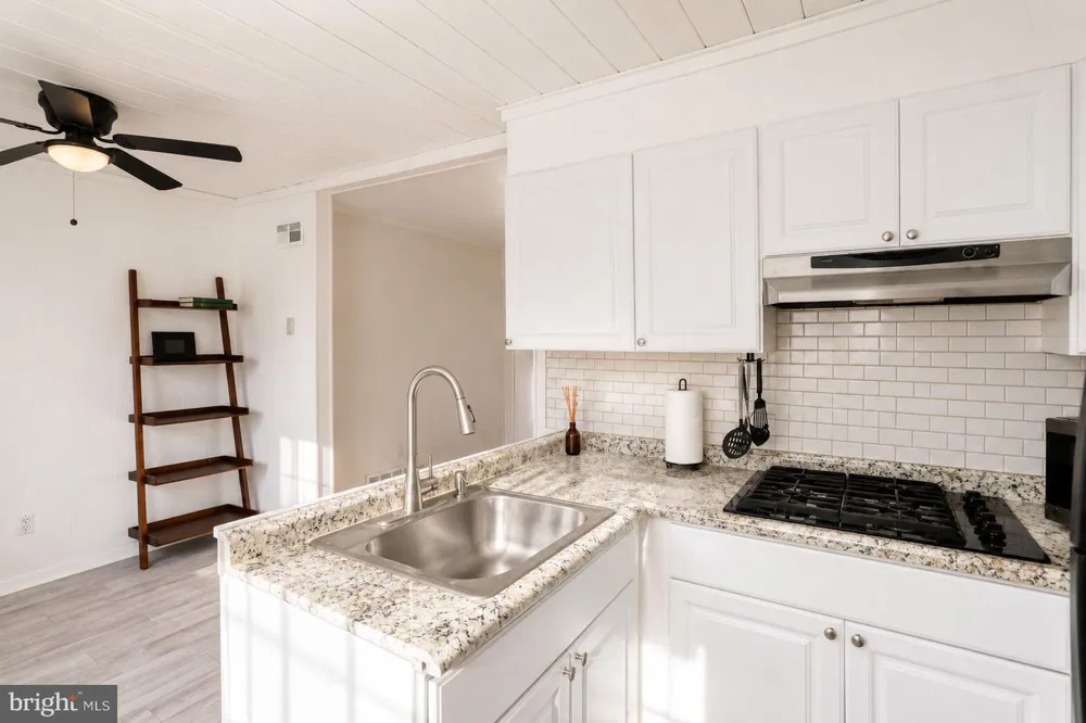 10916 MODENA PLACE Philadelphia, PA 19154