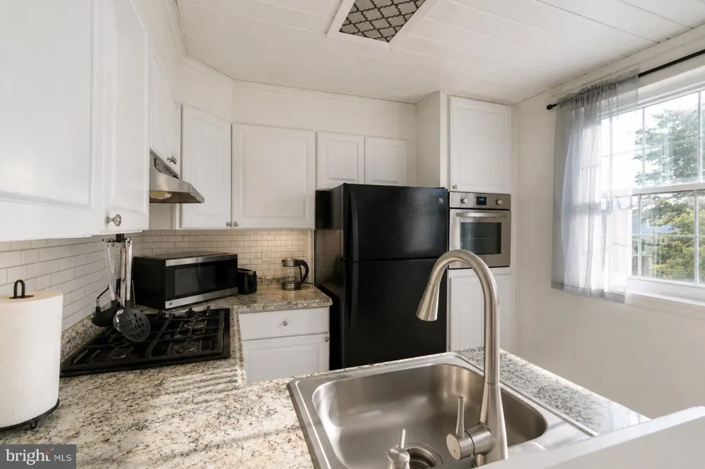 10916 MODENA PLACE Philadelphia, PA 19154