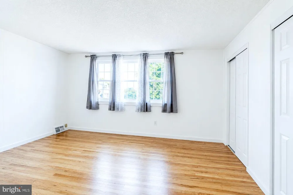 10916 MODENA PLACE Philadelphia, PA 19154