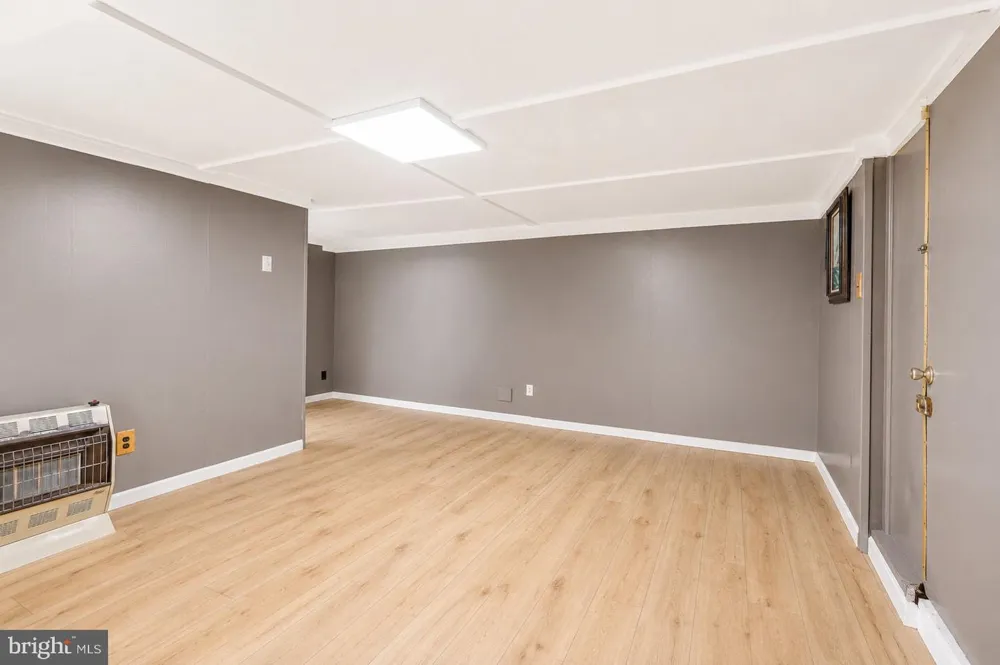 10916 MODENA PLACE Philadelphia, PA 19154