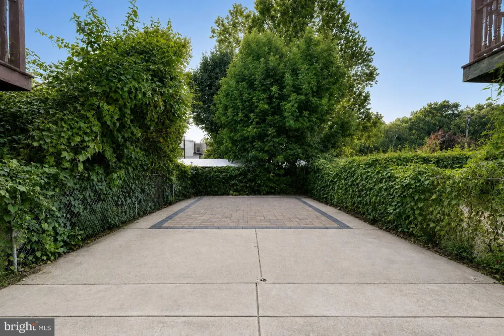 10916 MODENA PLACE Philadelphia, PA 19154