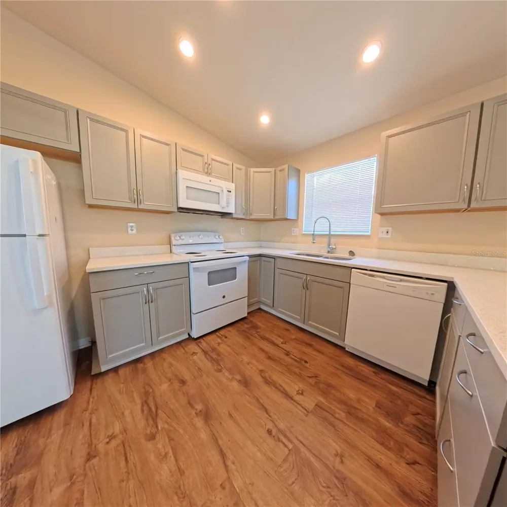 5560 61ST STREET St Petersburg, FL 33709