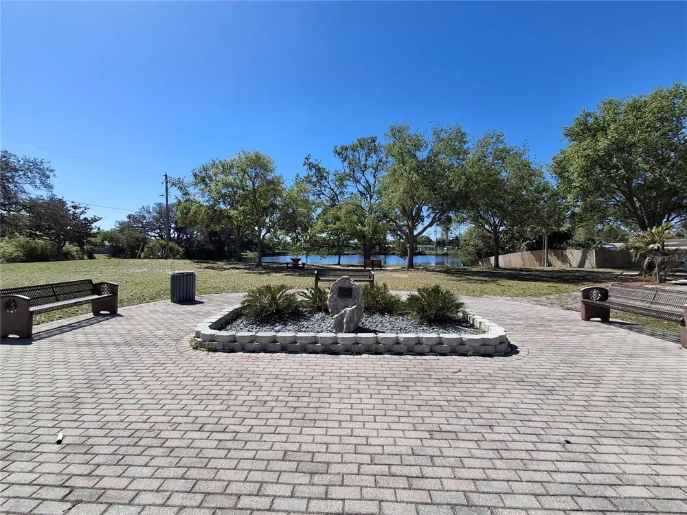 5560 61ST STREET St Petersburg, FL 33709