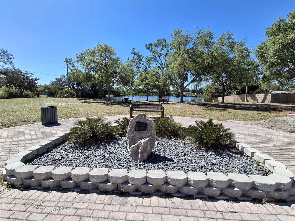 5560 61ST STREET St Petersburg, FL 33709